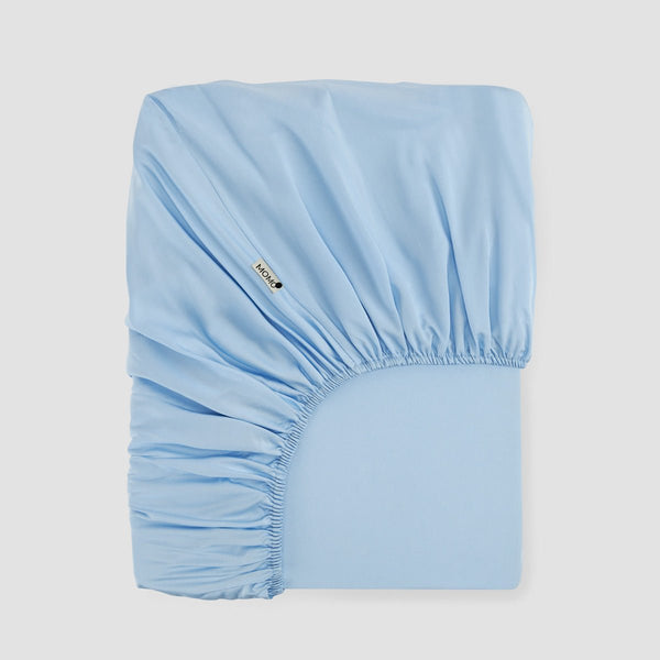 Sky blue fitted sheet Bamboo by Momo Cotton – 300-thread satin, soft, breathable and sustainable.