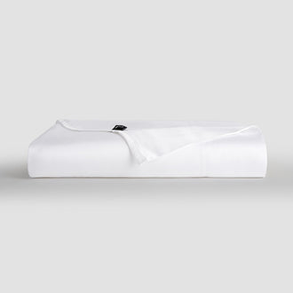 Weiße Bambus-Bettwäsche Spannbettuch von Momo Cotton – 300er Satin, weich, atmungsaktiv und nachhaltig.